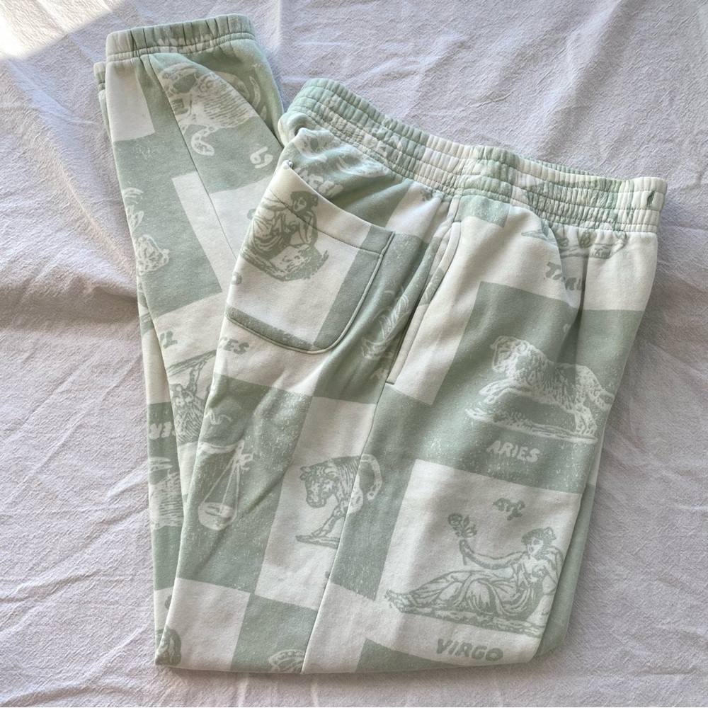 out from under size medium zodiac sign astrology print jogger style sweatpants